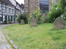 Hattingen Grabsteine an der St. Georgs Kirche